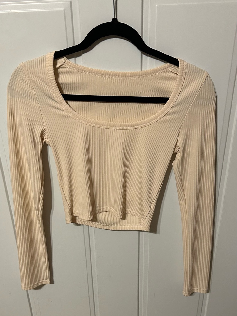 Ribbed Long-Sleeve Scoop Neck Crop Top - Cream